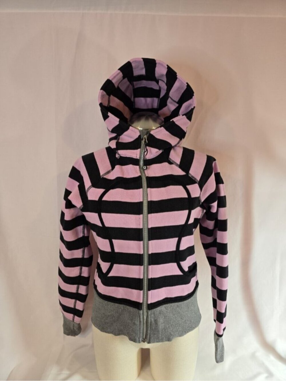 Lululemon RARE Scuba Hoodie OG Pink/Black Striped Size 6 Emo Princess Y2K - Picture 3 of 14